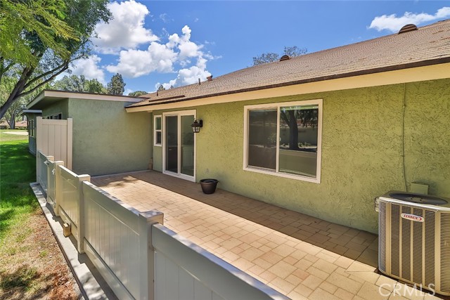 8152 Village 8, Camarillo CA: https://media.crmls.org/medias/6dd15adc-d184-4633-aeaf-ae560ba8791a.jpg