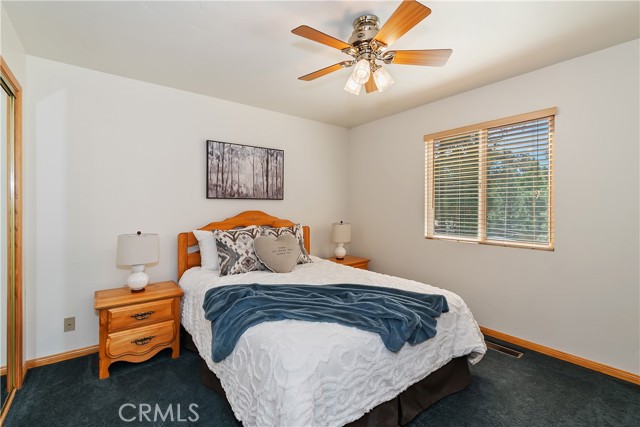 379 Fawntrail Place, Big Bear Lake CA: https://media.crmls.org/medias/6dd1a06b-e63d-454a-bb53-8ba454c82d60.jpg