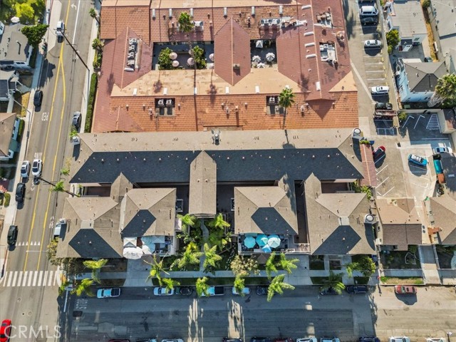 1001 Belmont Avenue, Long Beach CA: https://media.crmls.org/medias/6dd1ae95-fa30-4dce-8f3e-ea8a145c0c53.jpg