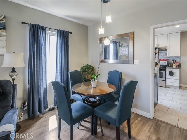 Detail Gallery Image 8 of 16 For 2026 W 94th Pl, Los Angeles,  CA 90047 - 4 Beds | 2 Baths
