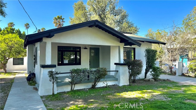 490 Palisade Street, Pasadena CA: https://media.crmls.org/medias/6dd210c9-ec36-4263-8d91-ad04a5f7f5d5.jpg
