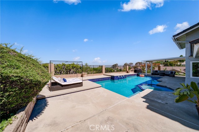 6691 E Smokewood Circle, Anaheim CA: https://media.crmls.org/medias/6dd27161-8bce-4c79-ad77-0028958dc3c2.jpg