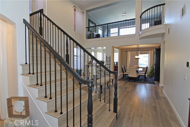 Detail Gallery Image 6 of 41 For 17634 Wren Dr, Canyon Country,  CA 91387 - 5 Beds | 4 Baths