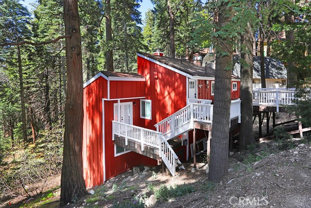 531 W Victoria Court, Lake Arrowhead CA: https://media.crmls.org/medias/6dd42237-49a9-4a9f-93dd-b302532a7603.jpg