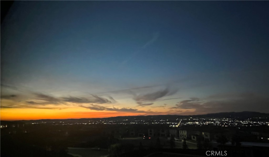 https://media.crmls.org/medias/6dd5352d-e9b8-4266-901a-57df740cf140.jpg?preset=X-Large