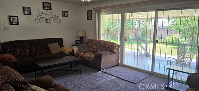6718 Del Rosa Avenue, San Bernardino CA: https://media.crmls.org/medias/6dd5717e-e6f4-4f72-a6eb-0dccd9f777ee.jpg