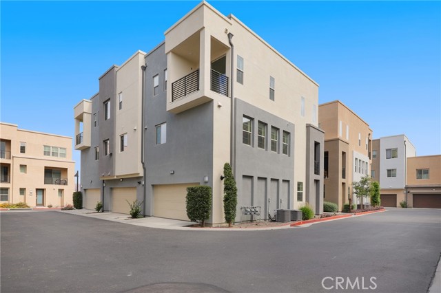 175 Cadence, Irvine CA: https://media.crmls.org/medias/6dd587ad-2050-436f-bb14-373a9b842a49.jpg