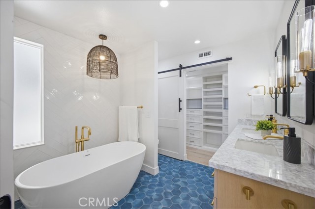 608 Palm Drive, Hermosa Beach, California 90254, 2 Bedrooms Bedrooms, ,2 BathroomsBathrooms,Residential,For Sale,Palm,SB26088243