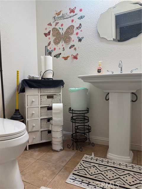 Detail Gallery Image 10 of 24 For 3344 S North Shore, Ontario,  CA 91761 - 4 Beds | 2/1 Baths