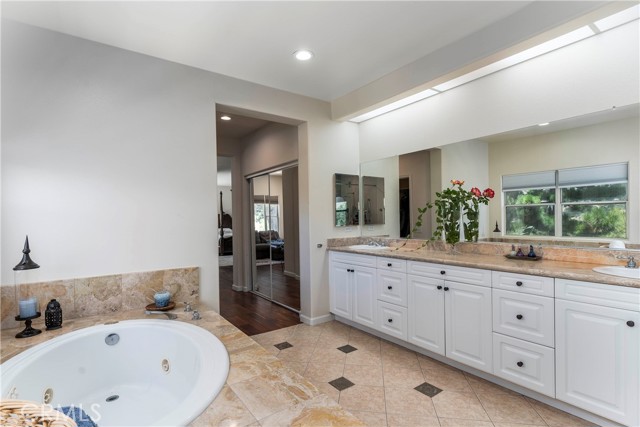 Detail Gallery Image 27 of 44 For 7371 Westcliff, West Hills,  CA 91307 - 5 Beds | 5 Baths