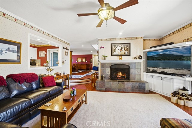 Detail Gallery Image 6 of 53 For 2033 Holiday, Newport Beach,  CA 92660 - 5 Beds | 7/1 Baths