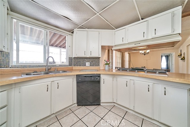 Detail Gallery Image 15 of 32 For 17701 Avalon Bld #372,  Carson,  CA 90746 - 2 Beds | 2 Baths