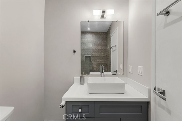 Detail Gallery Image 12 of 24 For 1045 N Kings Rd #107,  West Hollywood,  CA 90069 - 2 Beds | 2 Baths