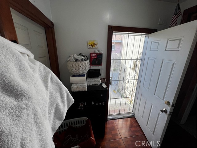 Detail Gallery Image 30 of 34 For 910 E 19th, Long Beach,  CA 90806 - 4 Beds | 3 Baths