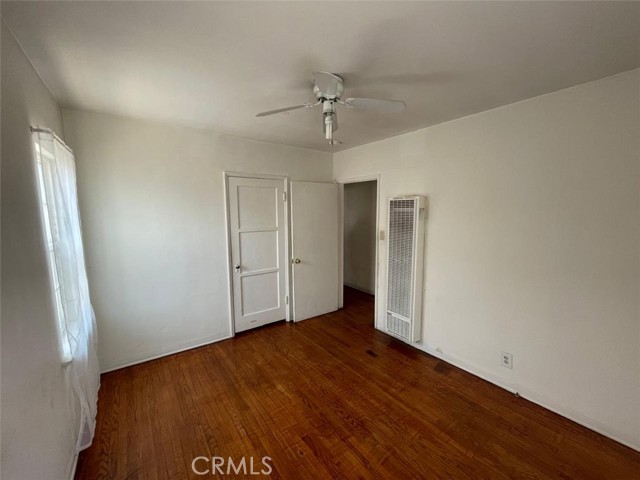Detail Gallery Image 5 of 31 For 11250 Victory Bld, North Hollywood,  CA 91606 - 3 Beds | 1/1 Baths