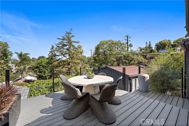 592 Bluebird Canyon Drive, Laguna Beach CA: https://media.crmls.org/medias/6dd8a1df-b21e-40cd-8462-561a6eb0228e.jpg