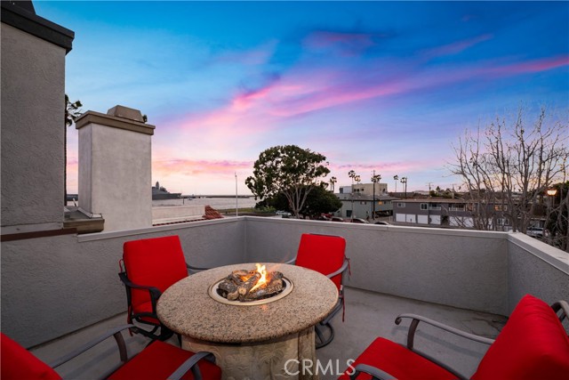 Image 52 of 72 For 1713 Electric Avenue