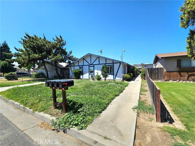 128 Park Street, Madera CA: https://media.crmls.org/medias/6dd8e032-e6ed-4cb0-ae04-a20b2f78ac47.jpg