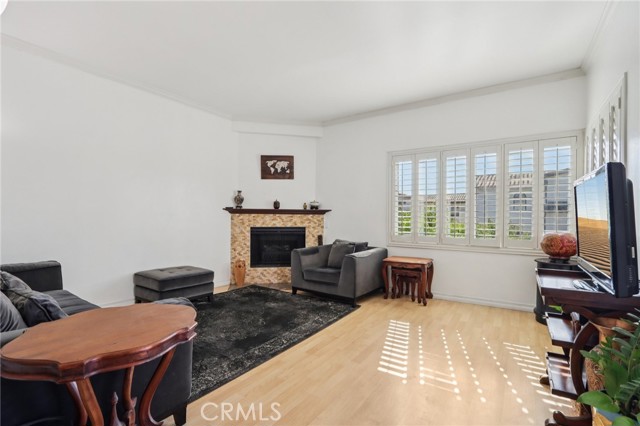 Detail Gallery Image 5 of 12 For 360 S Los Robles Ave #11,  Pasadena,  CA 91101 - 2 Beds | 2 Baths