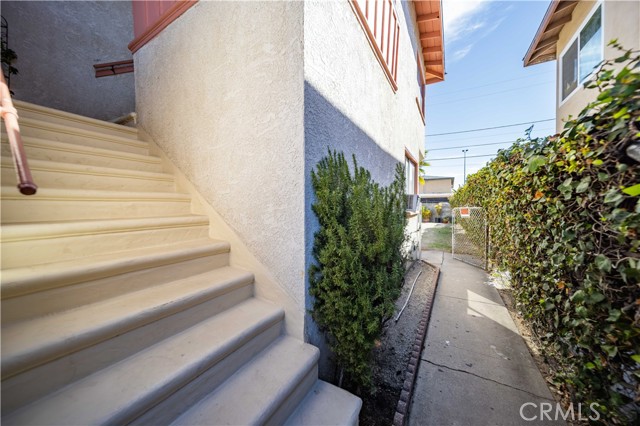 7244 Tujunga Avenue photo 25