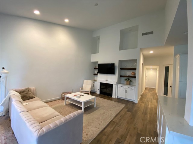 Image 10 for 76437   Violet CIR