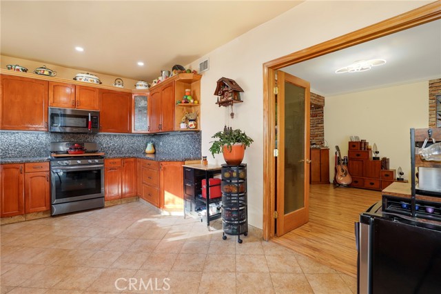 Detail Gallery Image 13 of 30 For 531 N Rossmore Ave #202,  Los Angeles,  CA 90004 - 2 Beds | 2 Baths