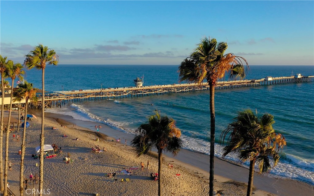 https://media.crmls.org/medias/6ddbc503-be7d-4b09-b0f9-73f2ab4eb806.jpg?preset=X-Large