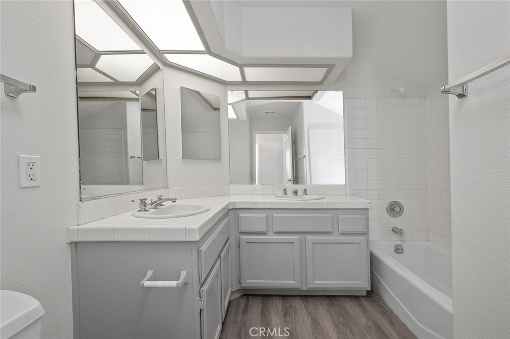 https://media.crmls.org/medias/6ddc3ce3-d94b-4ee4-815e-a803182d2c24.jpg?preset=X-Large