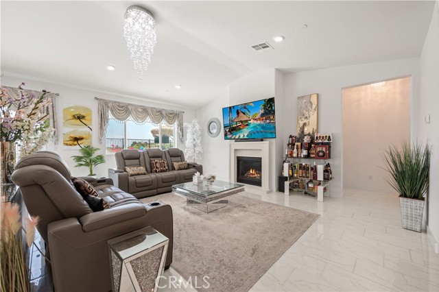 Detail Gallery Image 15 of 67 For 2521 Santa Fiora Dr, Corona,  CA 92882 - 4 Beds | 2/1 Baths