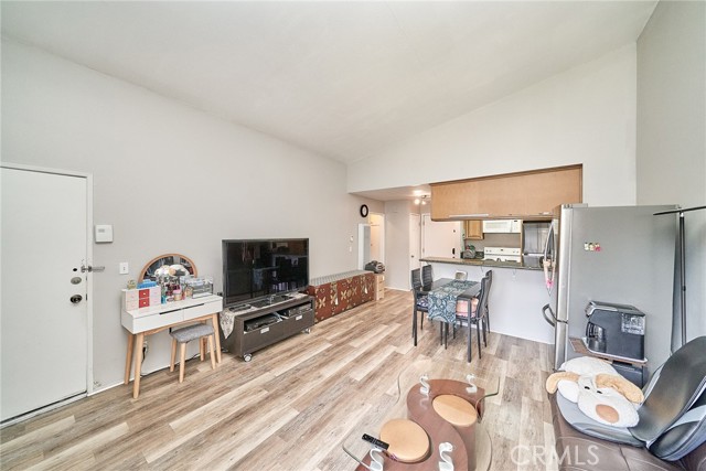 832 Coriander Drive, Torrance CA: https://media.crmls.org/medias/6ddcbcdf-ab00-4265-91f8-f1ebcc5e5930.jpg