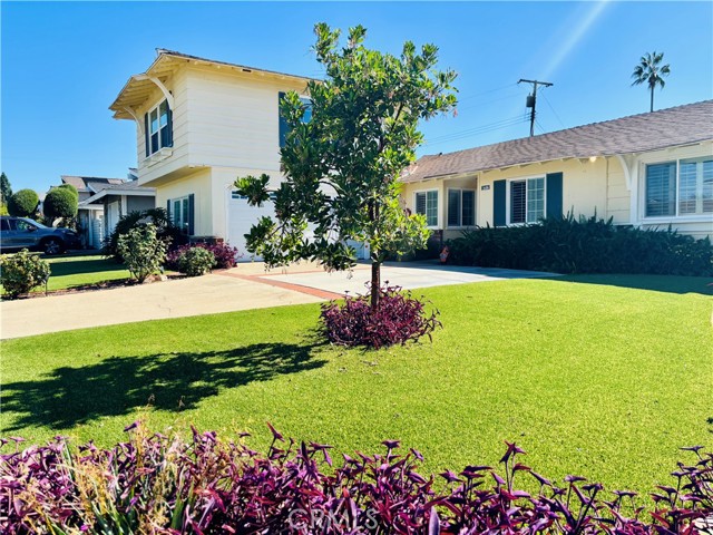 Detail Gallery Image 2 of 14 For 3124 E Jacaranda Ave, Orange,  CA 92867 - 5 Beds | 3 Baths