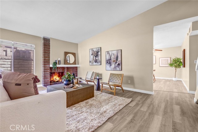 Detail Gallery Image 2 of 31 For 25402 via Jardin, Valencia,  CA 91355 - 4 Beds | 2 Baths