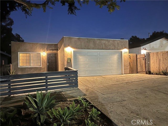 Detail Gallery Image 2 of 31 For 2350 Highbury Ave, Los Angeles,  CA 90032 - 5 Beds | 2 Baths
