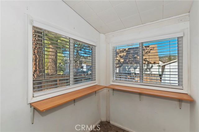 Detail Gallery Image 23 of 34 For 501 W Sherwood Bld, Big Bear City,  CA 92314 - 3 Beds | 2 Baths