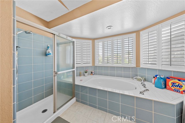 24300 Knoll Court, Diamond Bar CA: https://media.crmls.org/medias/6dde9a36-1e1c-4c84-979b-bde10668601d.jpg