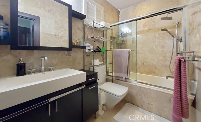 34 Sunset Cove, Newport Coast CA: https://media.crmls.org/medias/6ddec0a1-36ae-4676-abf0-49fa169f0158.jpg