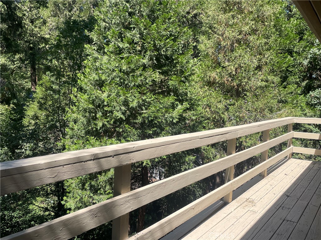 https://media.crmls.org/medias/6ddf179a-fdcc-44a0-9e39-33faaa5ae7ee.jpg?preset=X-Large