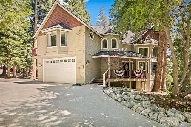 Detail Gallery Image 2 of 46 For 28670 Shenandoah Dr, Lake Arrowhead,  CA 92352 - 4 Beds | 4 Baths