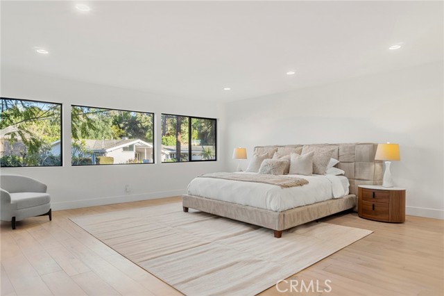 5265 Del Moreno Drive, Woodland Hills CA: https://media.crmls.org/medias/6ddfe632-66fa-4ac0-9494-d8152d3ff99c.jpg
