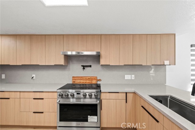 Detail Gallery Image 8 of 67 For 22731 Canyon Lake Dr, Canyon Lake,  CA 92587 - 4 Beds | 4 Baths