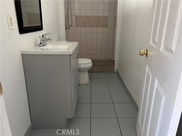1222 E 103rd Street, Los Angeles CA: https://media.crmls.org/medias/6de0f0dc-336b-44e8-9c82-79950f349e8f.jpg