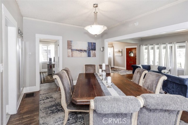 1010 N Madison Avenue, Pasadena CA: https://media.crmls.org/medias/6de1e7d4-60be-49ba-9da3-ae10cc7a75f0.jpg