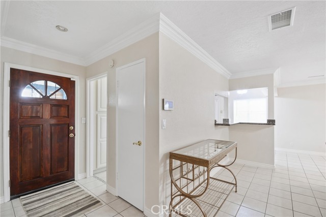 Detail Gallery Image 4 of 37 For 801 S Roanne, Anaheim,  CA 92804 - 4 Beds | 2 Baths