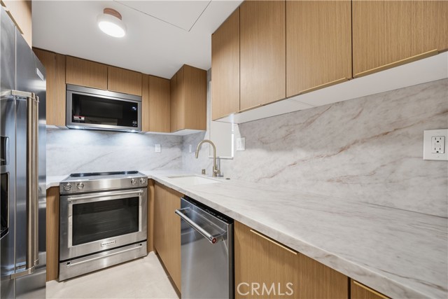 10450 Wilshire Boulevard, 5C photo 12