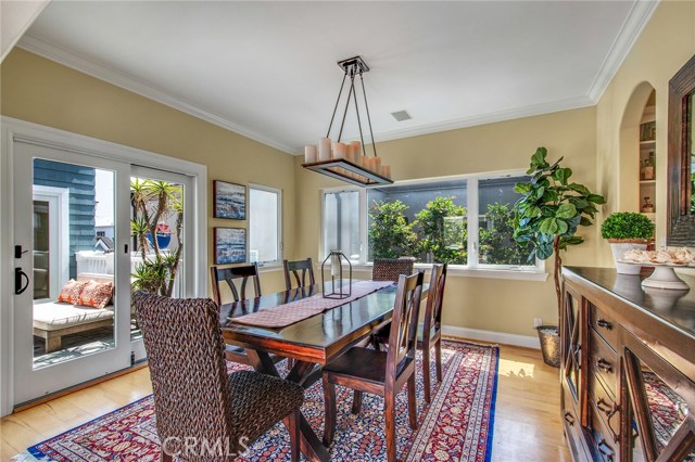 Third level dining room.