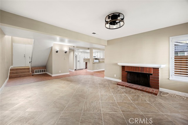 Detail Gallery Image 4 of 31 For 6525 E Camino Vt, Anaheim,  CA 92807 - 4 Beds | 2/1 Baths