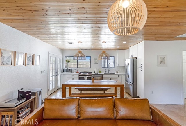 Detail Gallery Image 11 of 39 For 61680 Valley View Dr, Joshua Tree,  CA 92252 - 3 Beds | 2 Baths