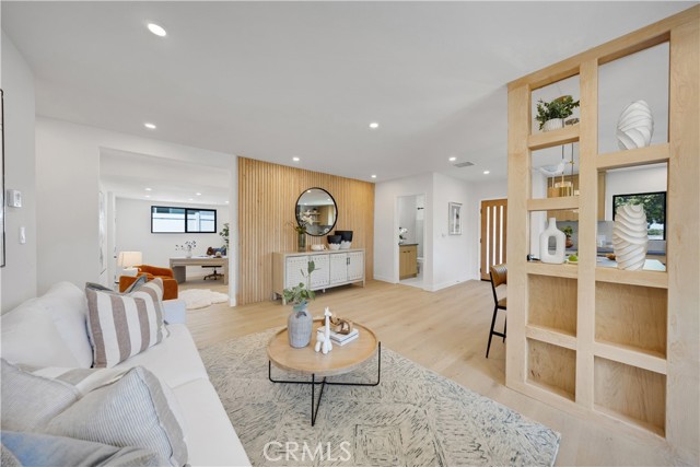 4618 Sharynne Lane, Torrance CA: https://media.crmls.org/medias/6de592cb-29fc-486e-be66-9bfb8ff3a7c1.jpg