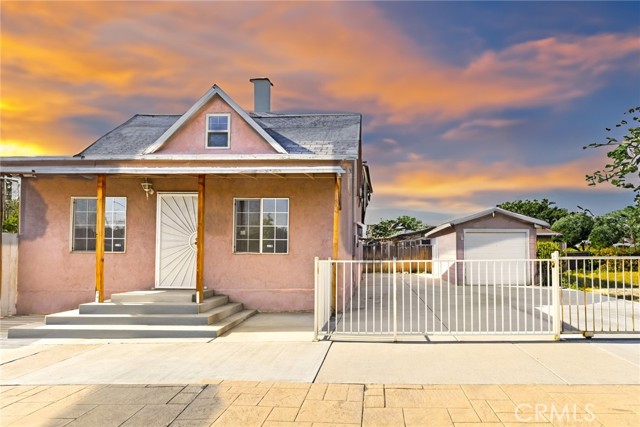 225 E Western Avenue, Redlands CA: https://media.crmls.org/medias/6de5e414-c7bf-4137-a9e1-38cc51031b1d.jpg