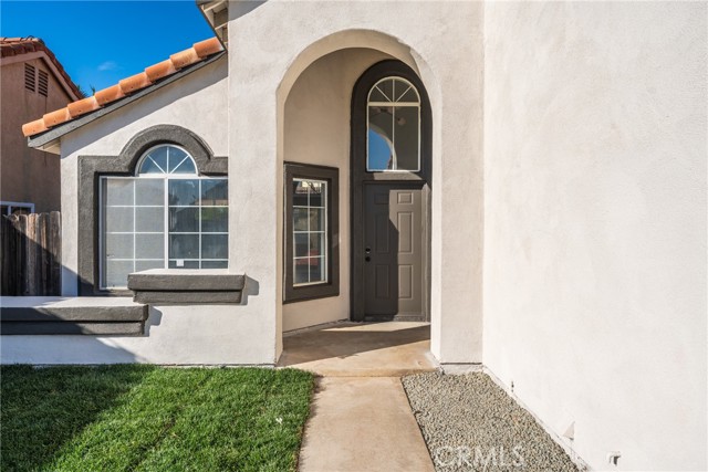 Detail Gallery Image 4 of 41 For 179 S Massachusetts, Lake Elsinore,  CA 92530 - 4 Beds | 3 Baths